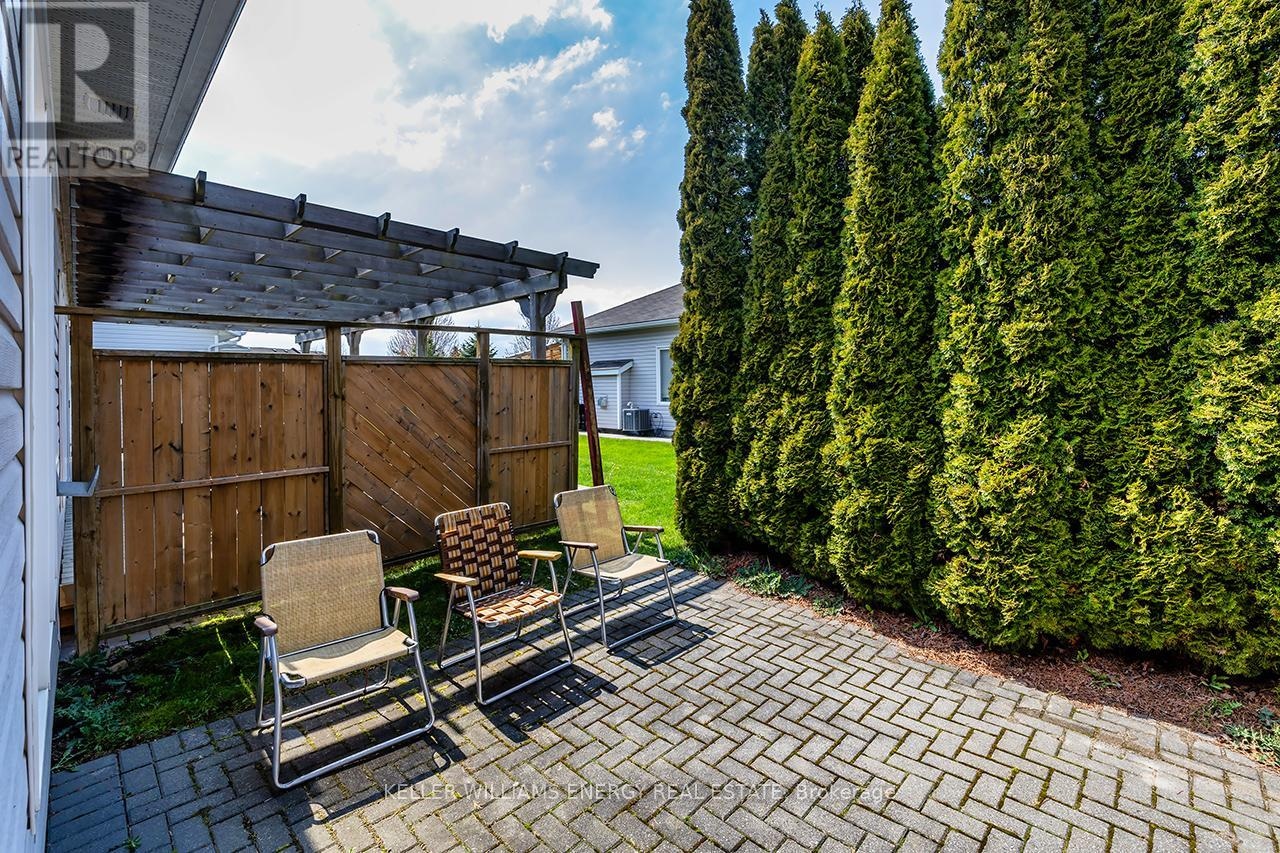 8 Hinkley Trail, Clarington, Ontario L1B 1P4 - Photo 42 - E13127310
