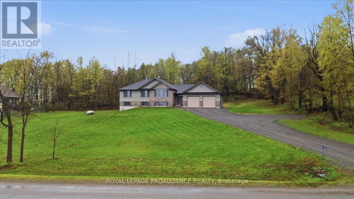 70 Livingwood Crescent, Madoc, Ontario K0K 2K0 - Photo 2 - X13134500