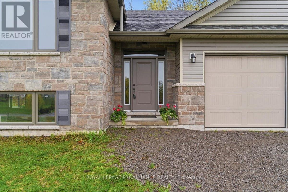 70 Livingwood Crescent, Madoc, Ontario K0K 2K0 - Photo 3 - X13134500