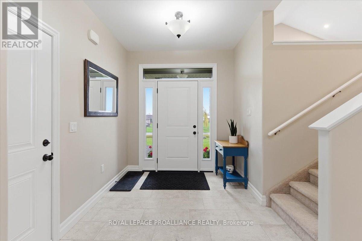 70 Livingwood Crescent, Madoc, Ontario K0K 2K0 - Photo 4 - X13134500