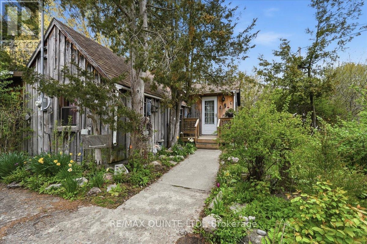 1242 County Road 12, Prince Edward County, Ontario  K0K 2T0 - Photo 1 - X13135224