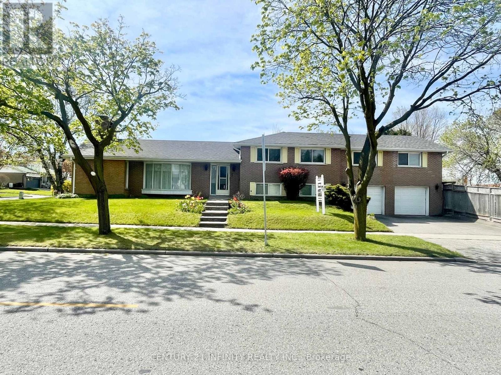 1 Goodland Gate, Toronto, Ontario M1S 1V4 - Photo 1 - E13110750