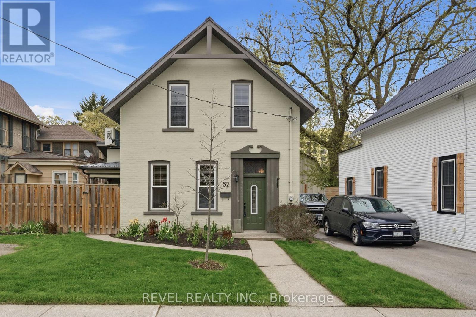 52 Cambridge Street N, Kawartha Lakes, Ontario  K9V 4C7 - Photo 1 - X13139794