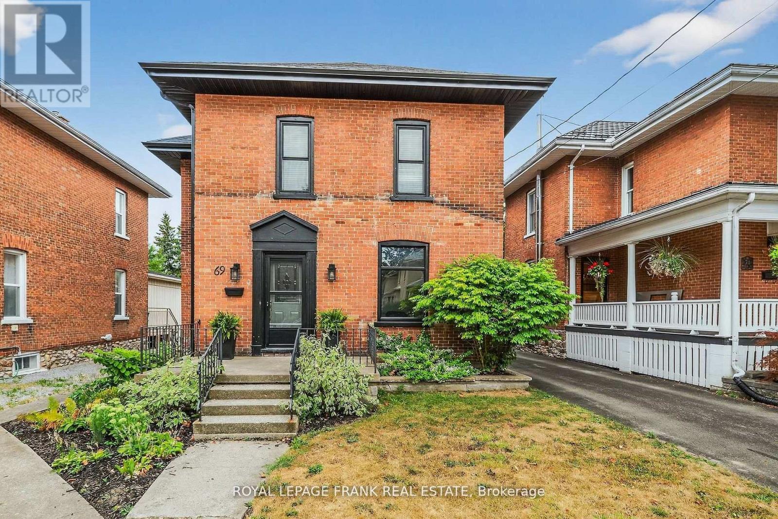 69 Peel Street, Kawartha Lakes, Ontario  K9V 3M5 - Photo 2 - X13143264