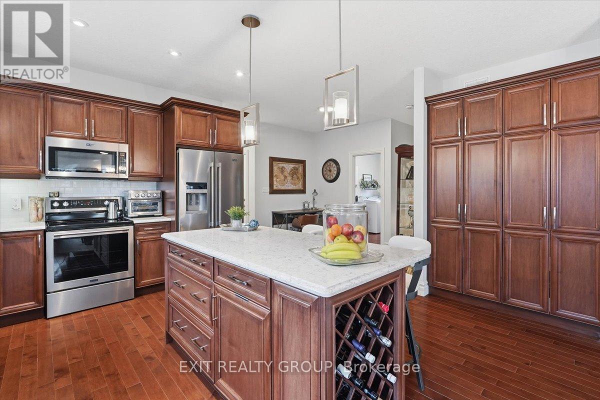 12 Dorchester Drive, Prince Edward County, Ontario  K0K 3L0 - Photo 4 - X13145080