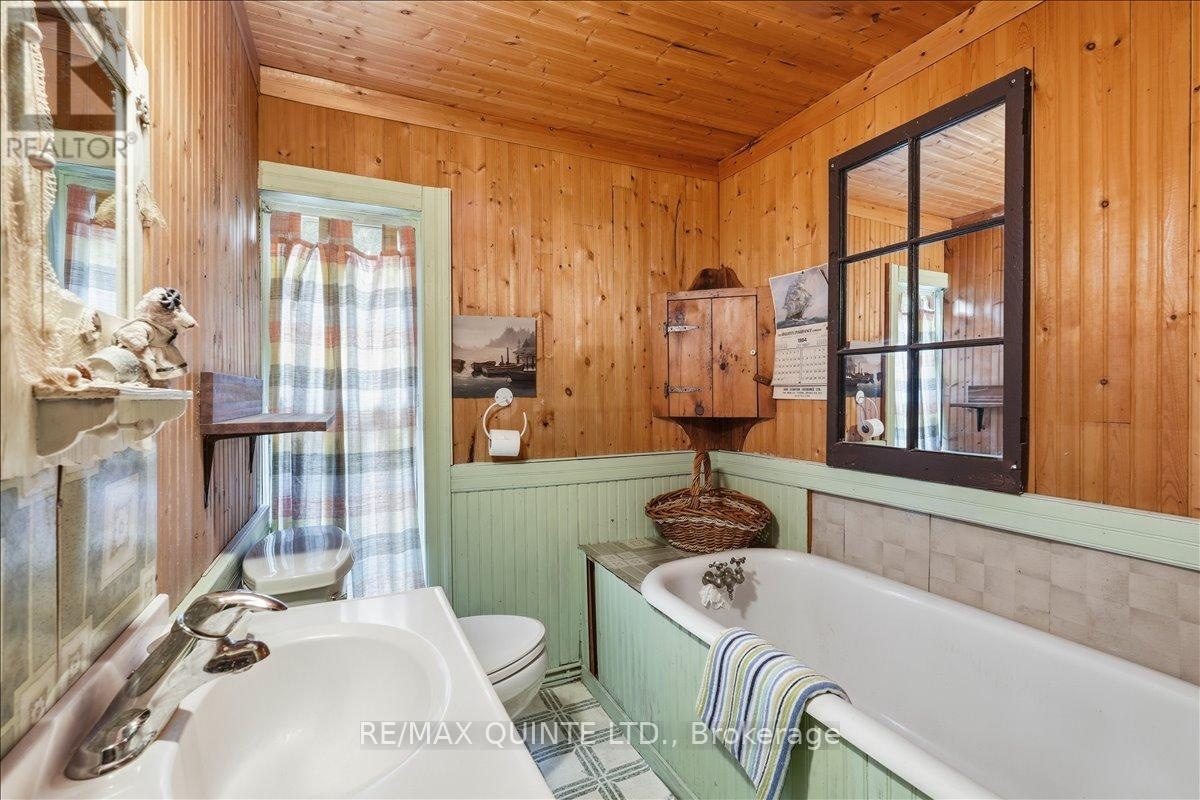 1242 County Road 12, Prince Edward County, Ontario  K0K 2T0 - Photo 14 - X13135224