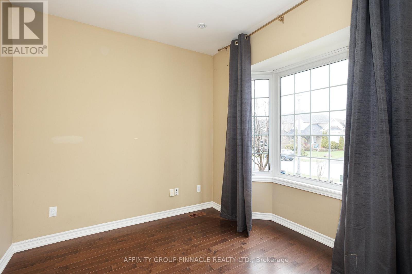 31 Ellis Crescent, Kawartha Lakes, Ontario  K9V 0A5 - Photo 5 - X13163928