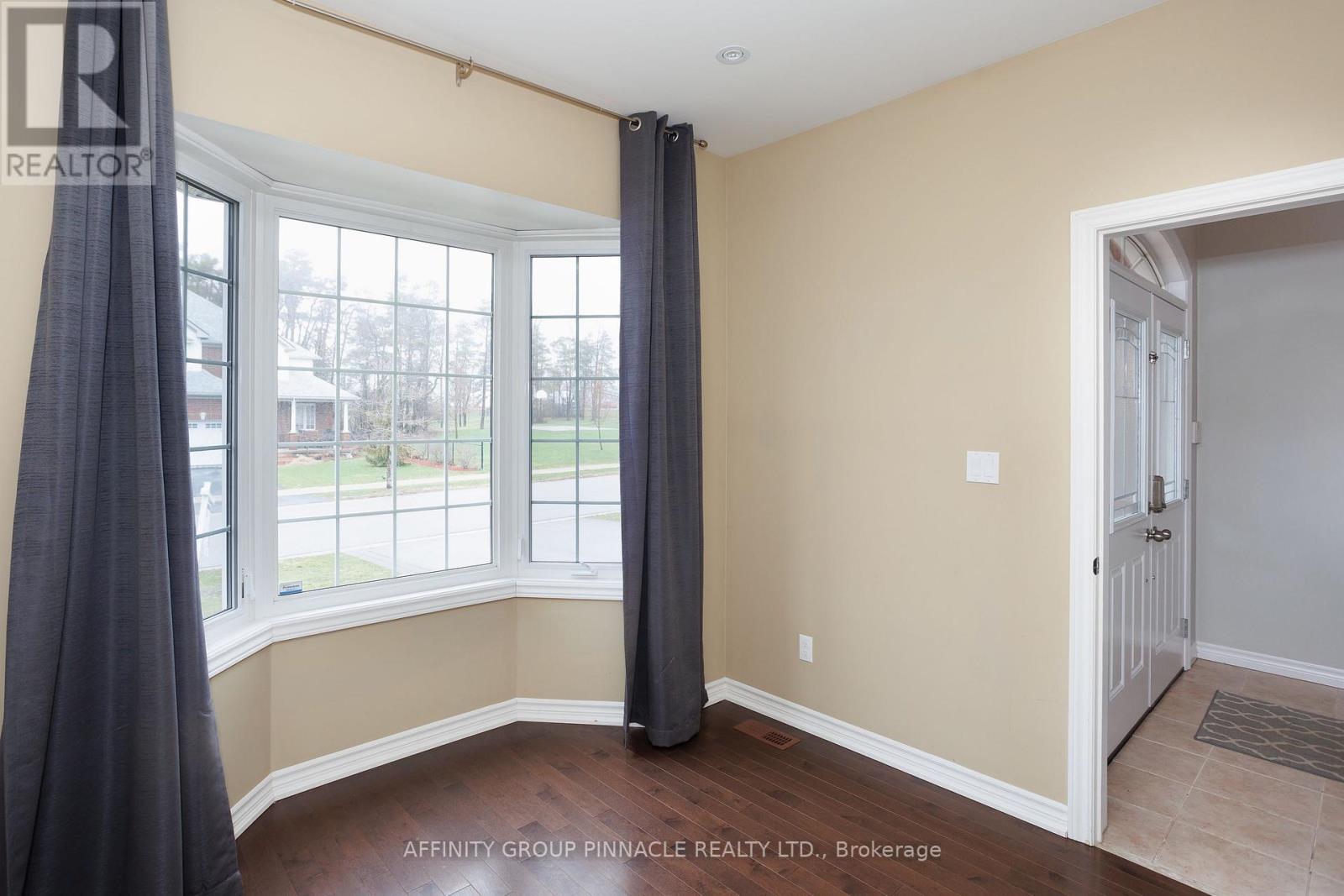 31 Ellis Crescent, Kawartha Lakes, Ontario  K9V 0A5 - Photo 6 - X13163928
