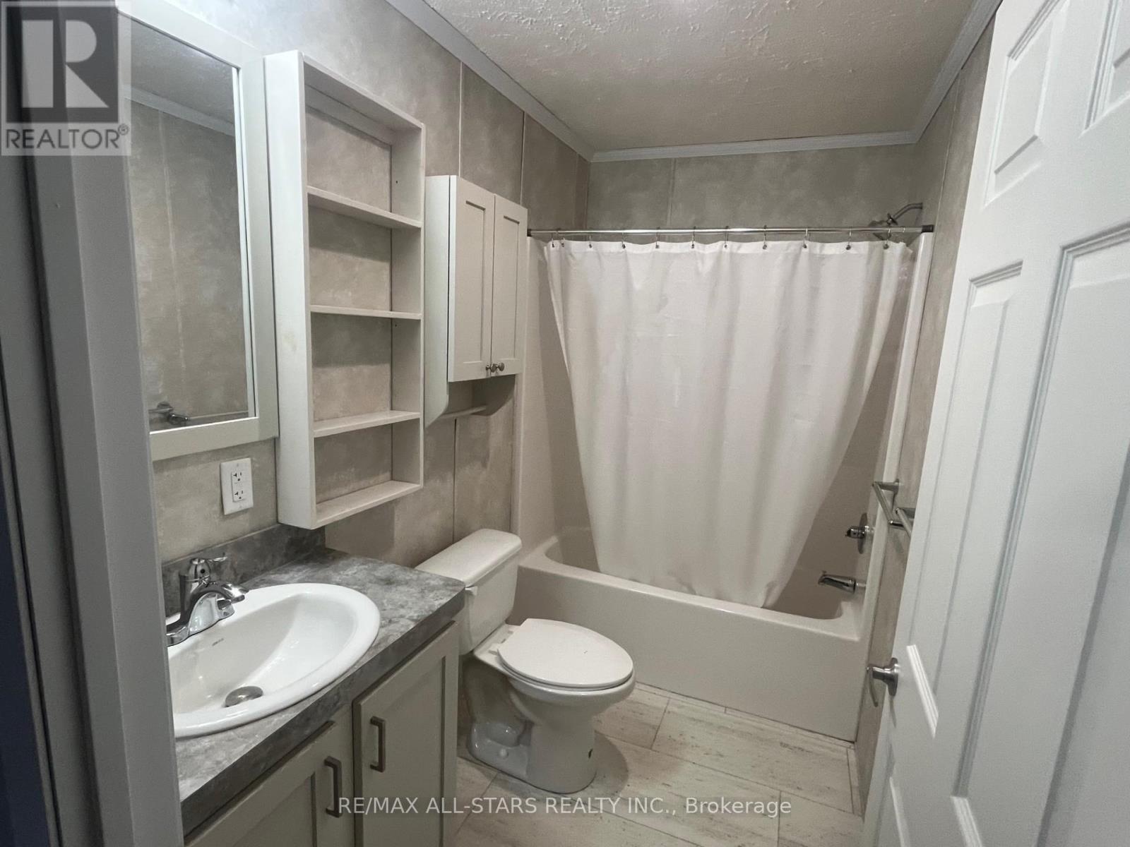 2406 South Portage Road, Huntsville, Ontario P1H 2J3 - Photo 14 - X12746832