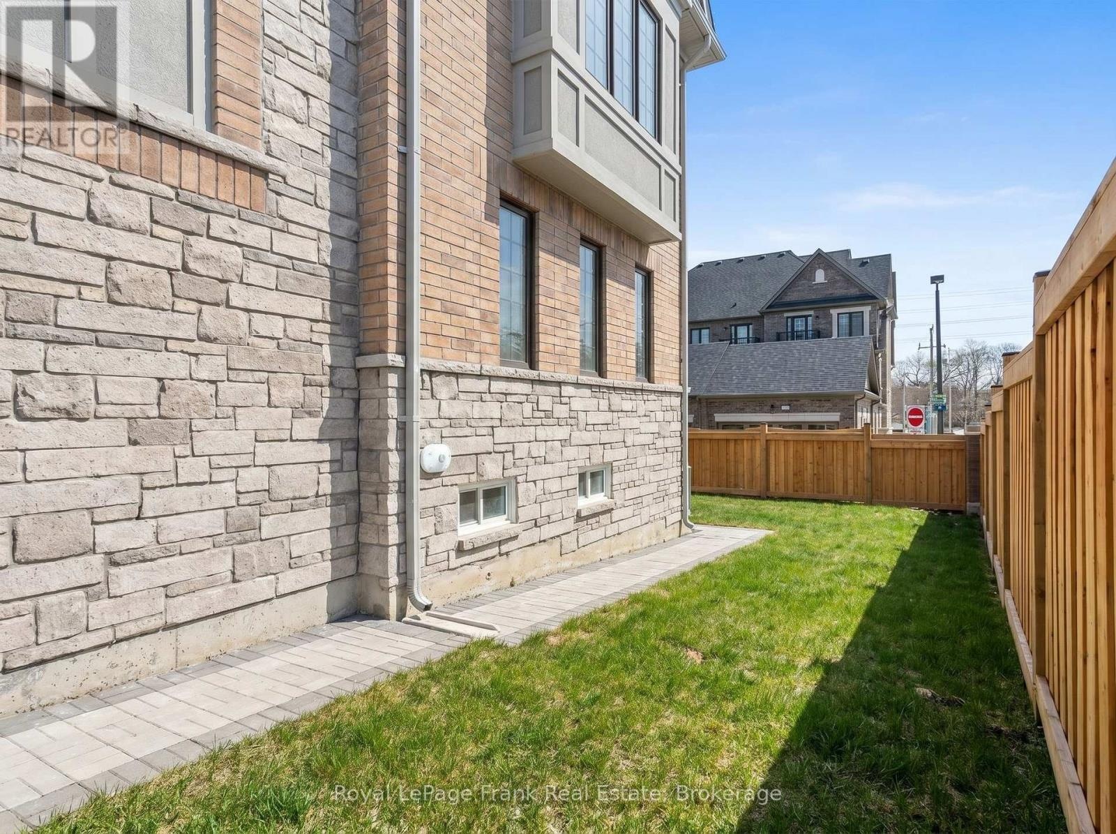58 Selfridge Way, Whitby, Ontario  L1N 0N9 - Photo 26 - E13089784