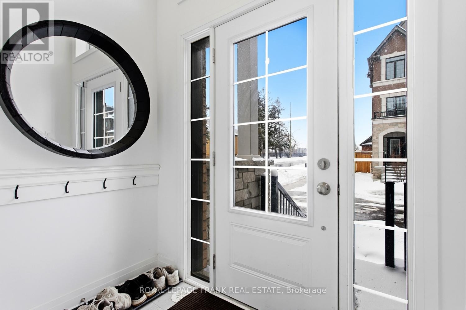 58 Selfridge Way, Whitby, Ontario  L1N 0N9 - Photo 3 - E13089784