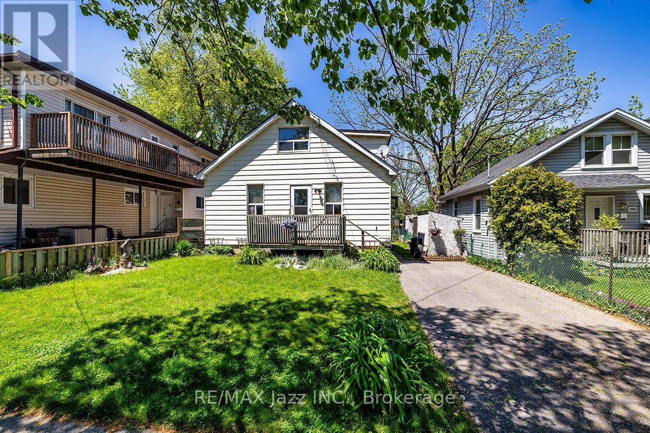 162 College Avenue, Oshawa, Ontario  L1J 1R4 - Photo 1 - E13187648
