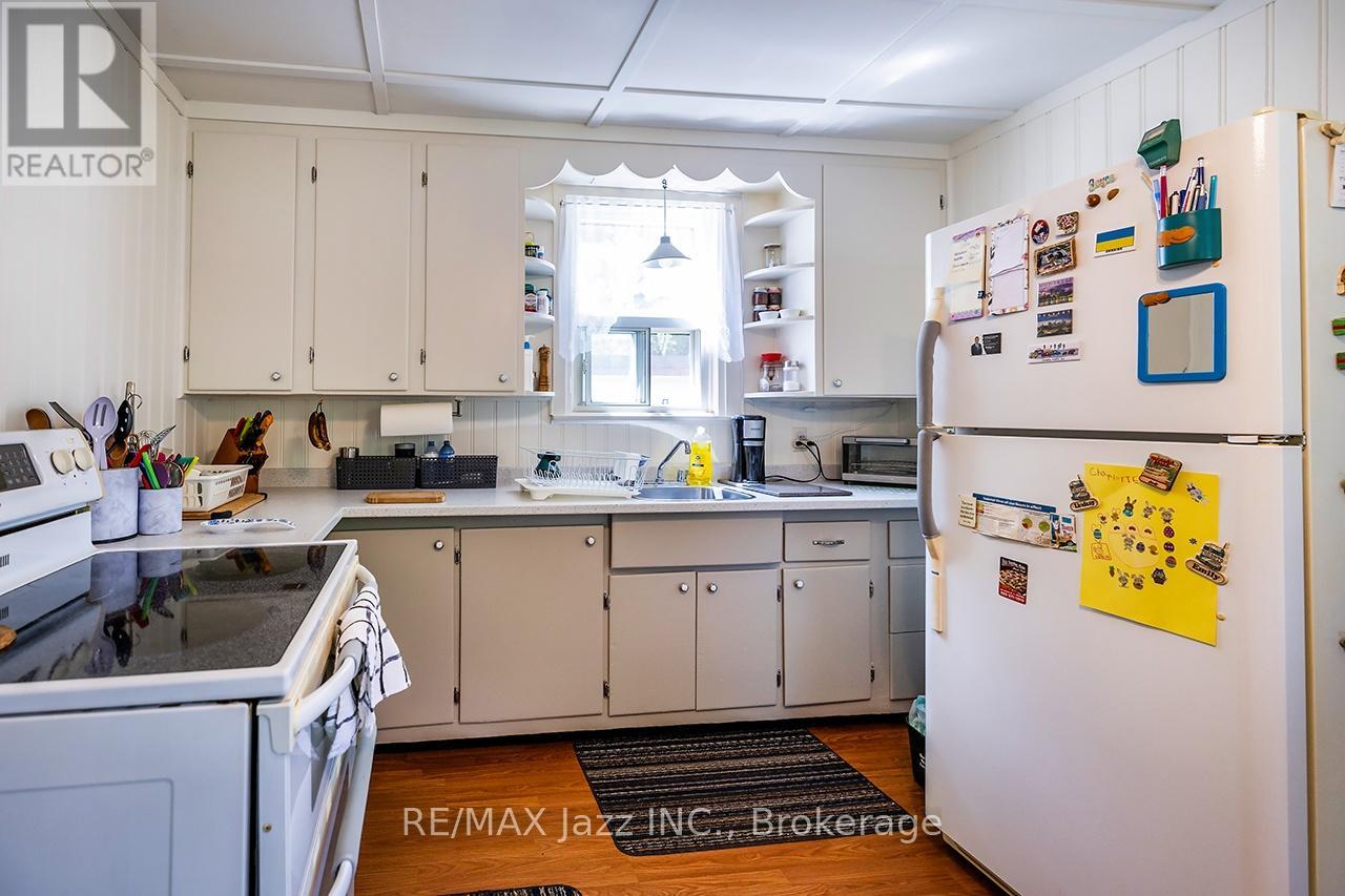 162 College Avenue, Oshawa, Ontario  L1J 1R4 - Photo 15 - E13187648