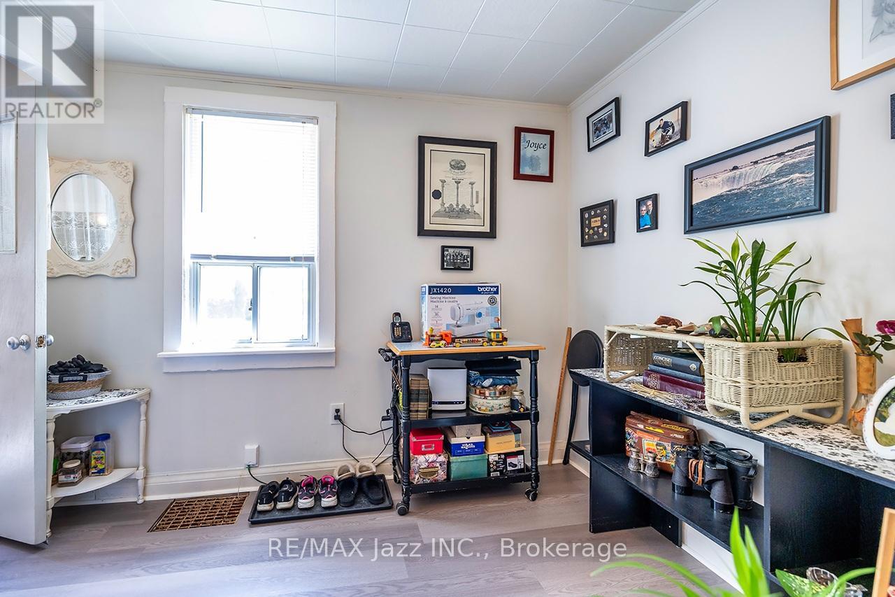 162 College Avenue, Oshawa, Ontario  L1J 1R4 - Photo 6 - E13187648