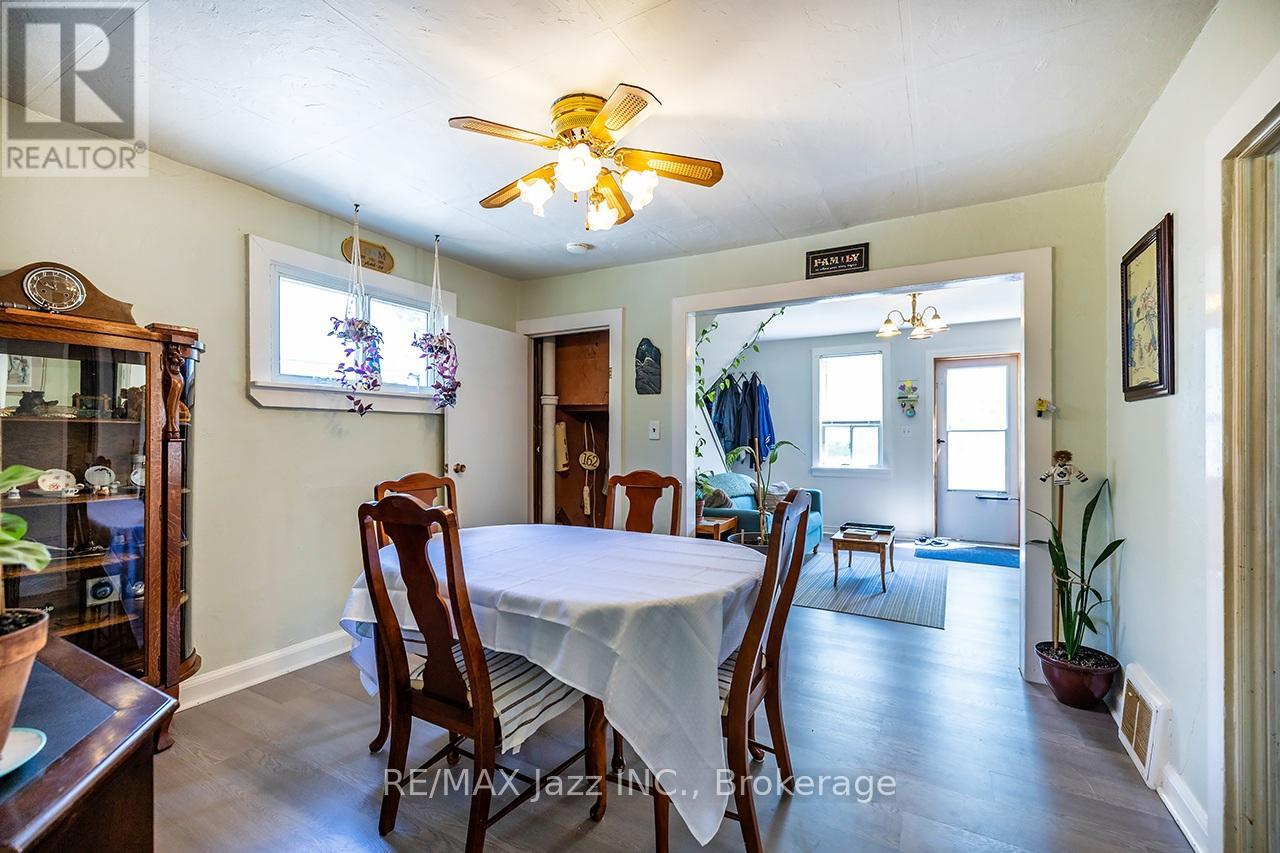 162 College Avenue, Oshawa, Ontario  L1J 1R4 - Photo 8 - E13187648