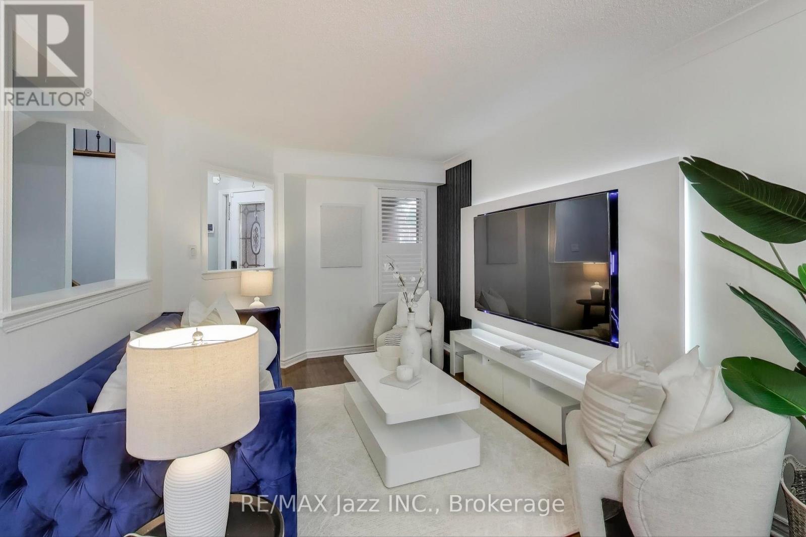 9 Maconnachie Place, Clarington, Ontario L1C 4M4 - Photo 3 - E13193944