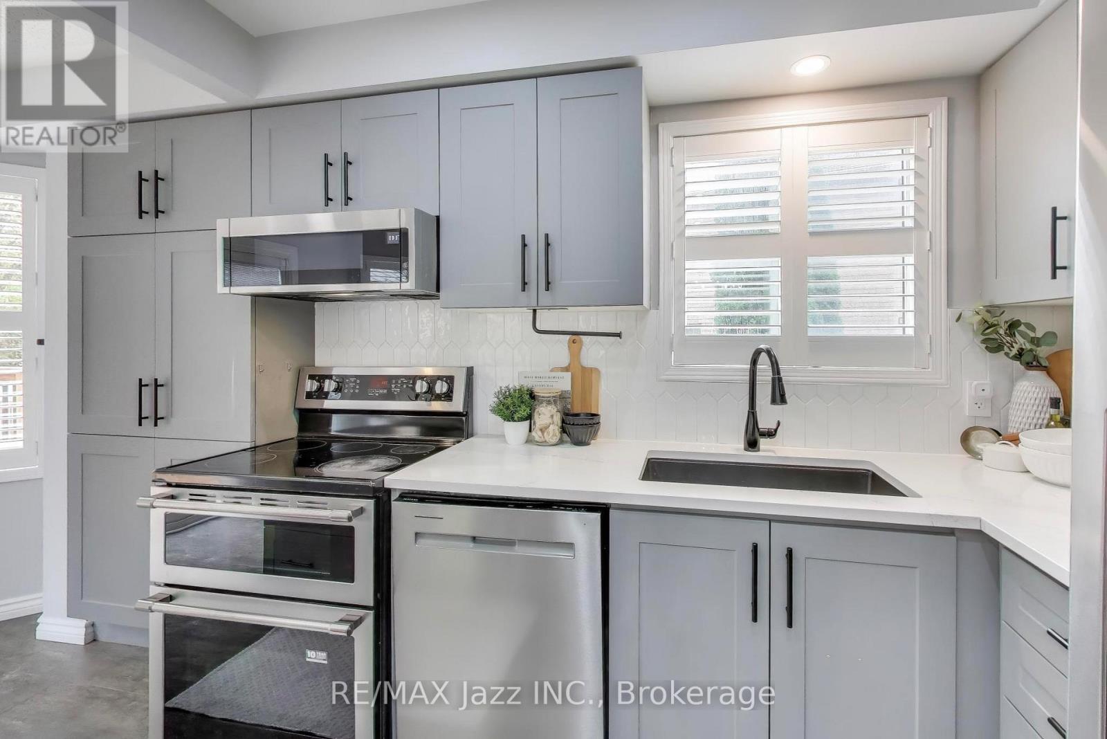 9 Maconnachie Place, Clarington, Ontario L1C 4M4 - Photo 8 - E13193944