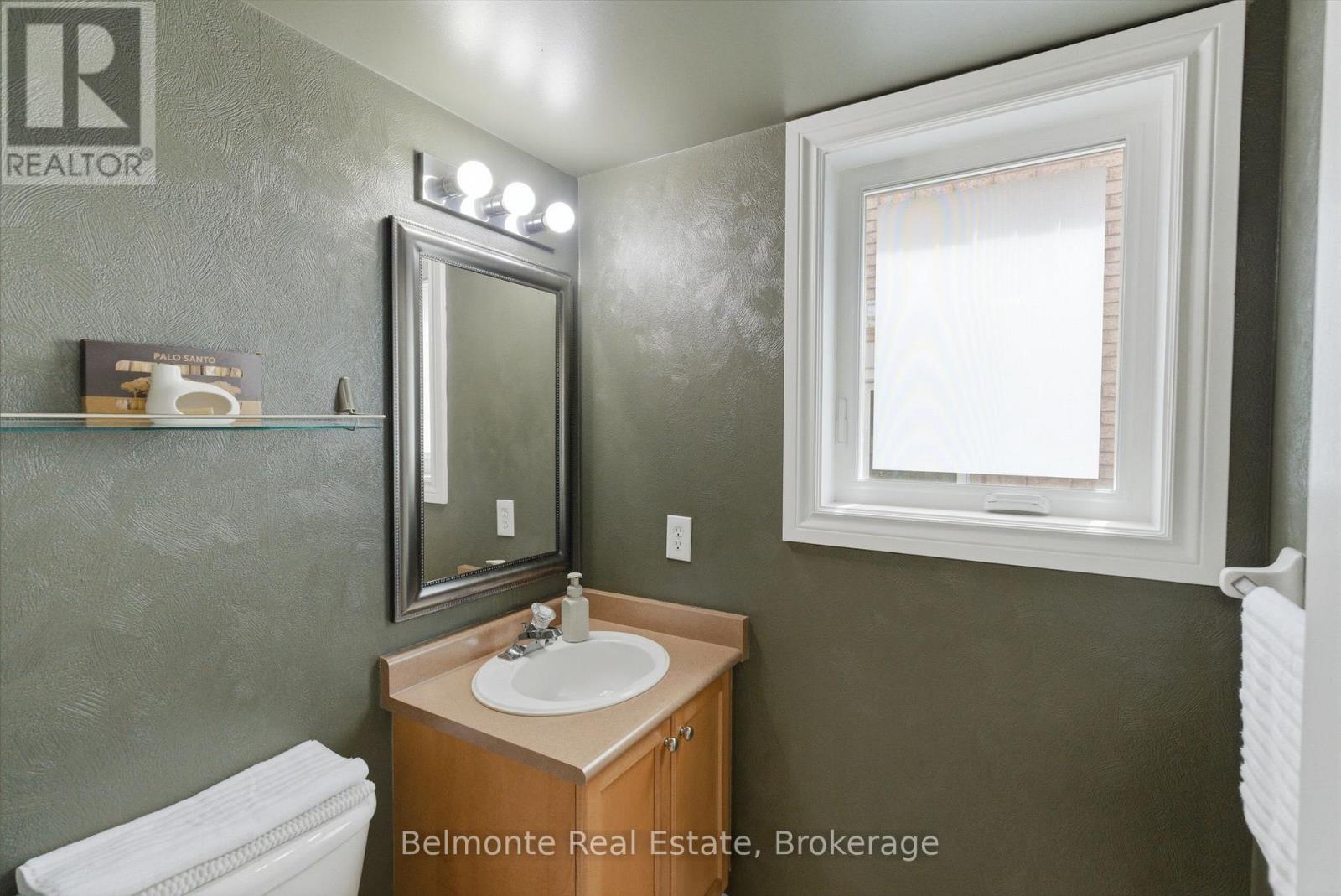 52 Lady May Drive, Whitby, Ontario  L1R 3A7 - Photo 6 - E13209128