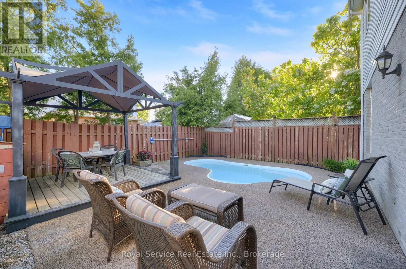 33 Mallory Street, Clarington, Ontario  L1E 2B4 - Photo 3 - E13212288