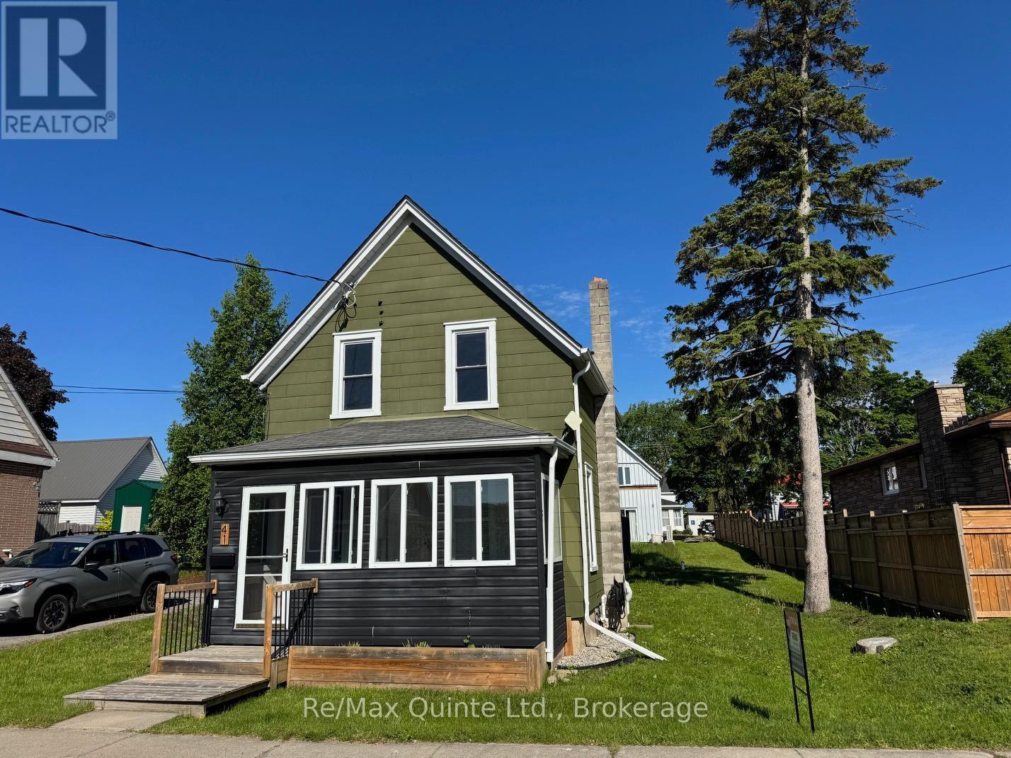 41 Hill Street, Prince Edward County, Ontario  K0K 2T0 - Photo 1 - X13211312