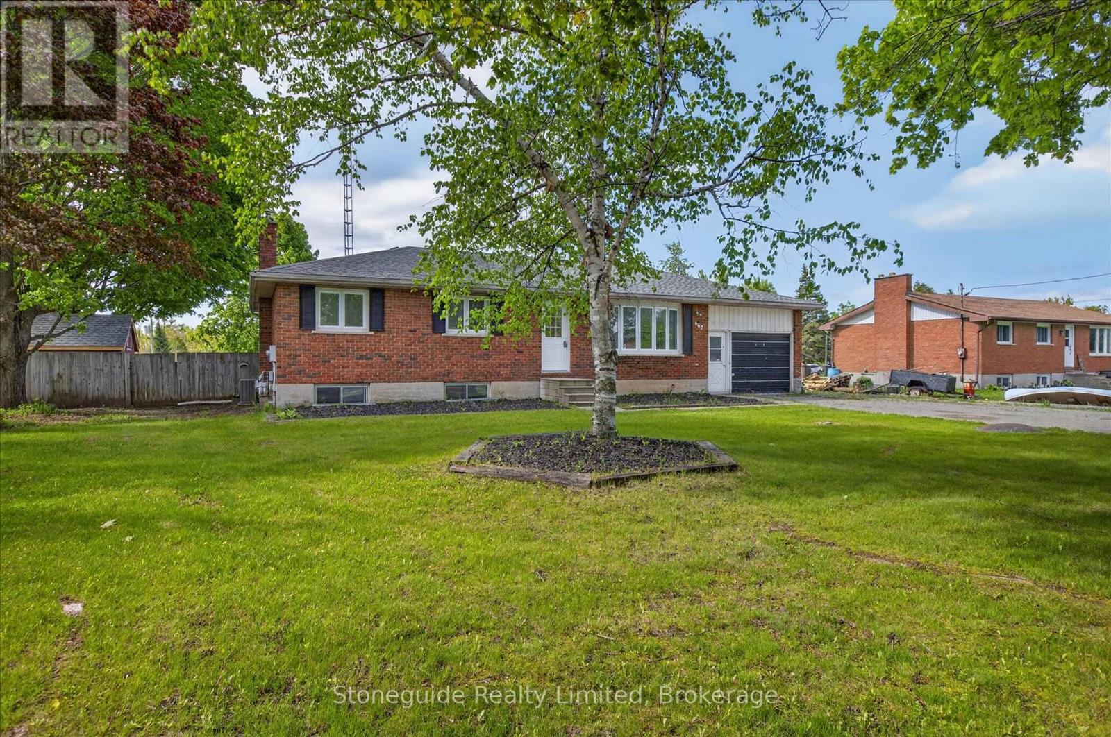 667 Skyline Road, Selwyn, Ontario K0L 1T0 - Photo 2 - X13213712