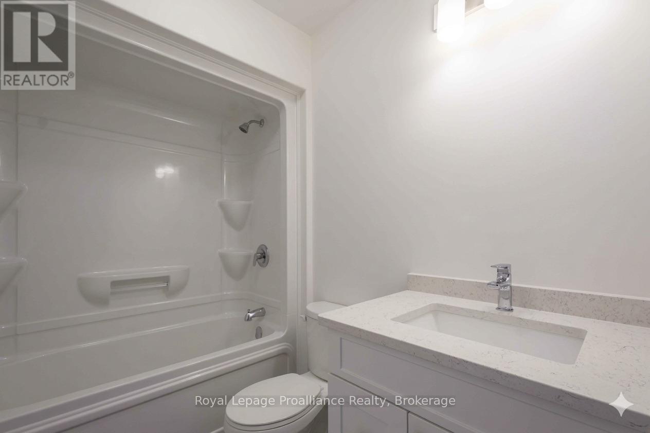 121 Farrington Crescent, Prince Edward County, Ontario  K0K 2T0 - Photo 16 - X12534456