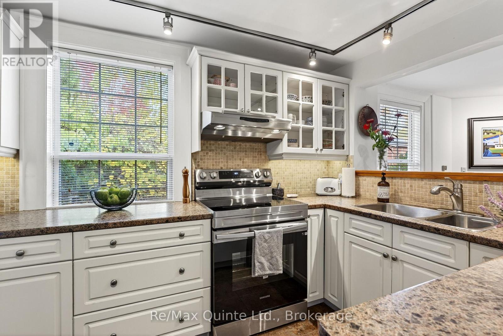 15 Talbot Street, Prince Edward County, Ontario  K0K 2T0 - Photo 14 - X13223894