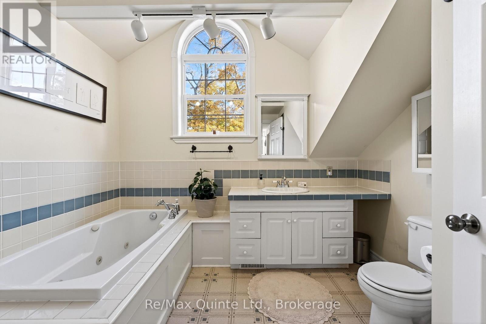 15 Talbot Street, Prince Edward County, Ontario  K0K 2T0 - Photo 40 - X13223894