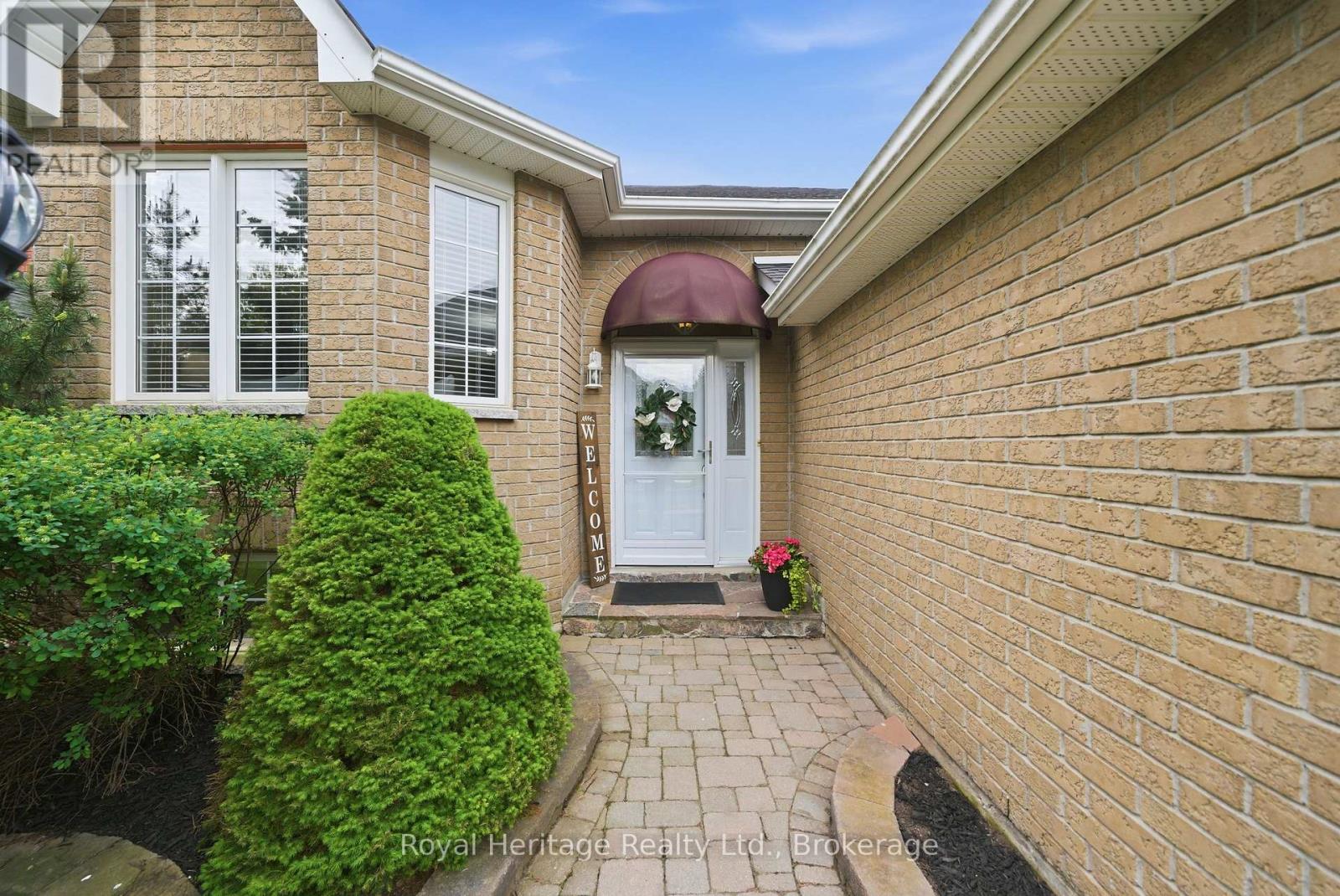 90 Bloom Avenue, Clarington, Ontario L1B 1N6 - Photo 3 - E13226350