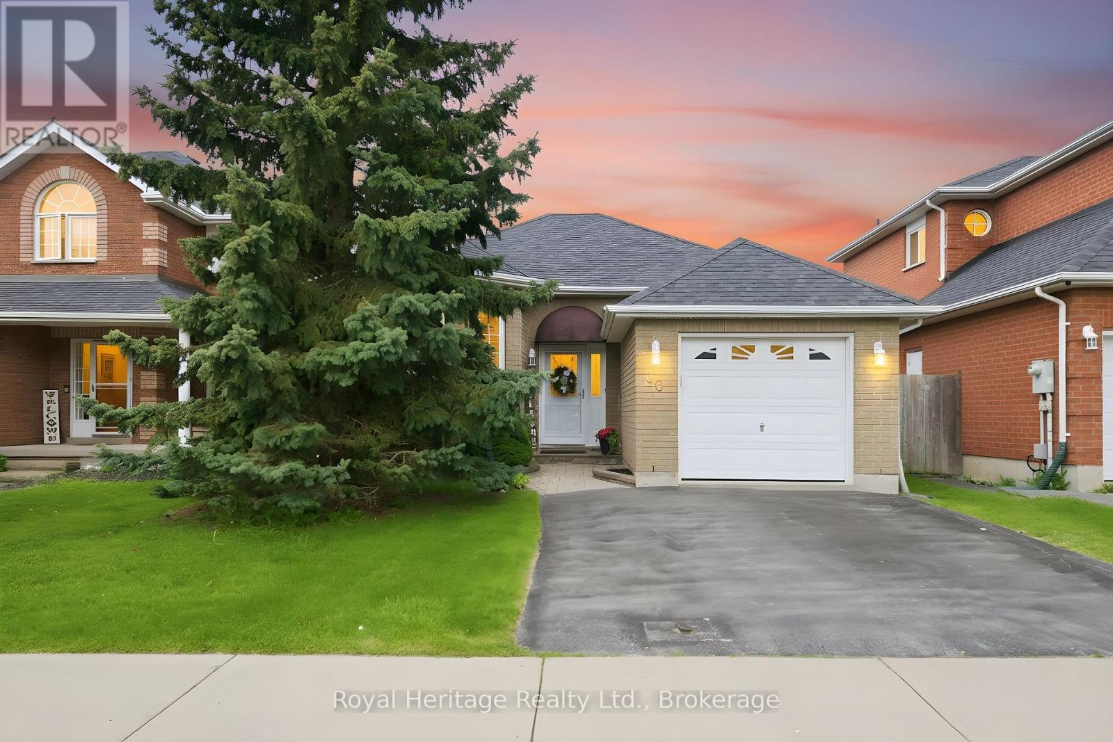90 Bloom Avenue, Clarington, Ontario L1B 1N6 - Photo 1 - E13226350