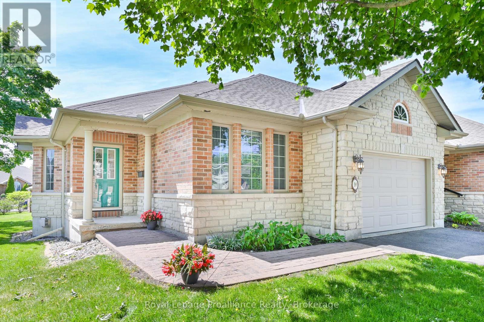 10 - 25 Heartwood Drive, Belleville, Ontario  K8P 5M2 - Photo 1 - X13237250