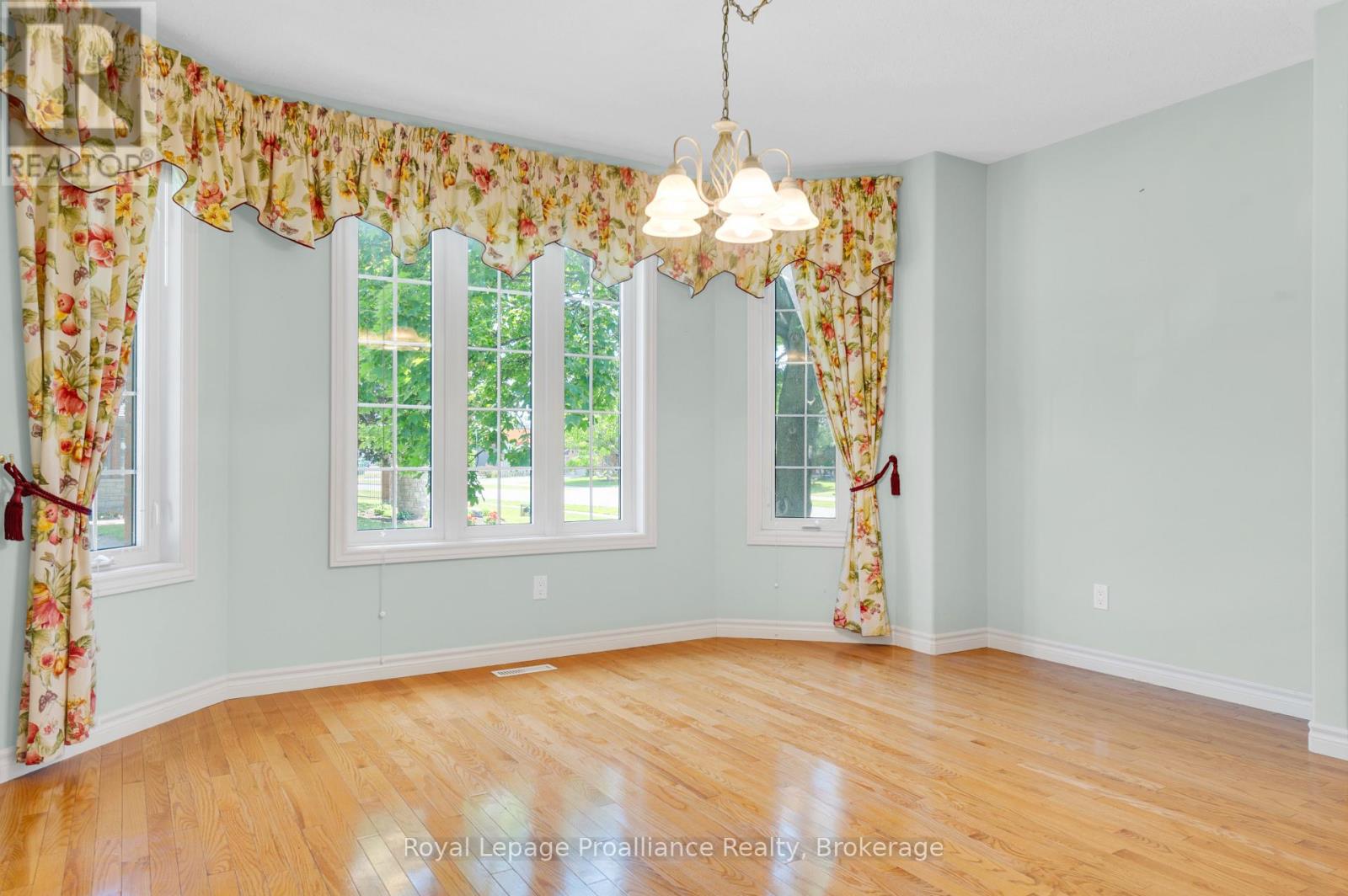 10 - 25 Heartwood Drive, Belleville, Ontario  K8P 5M2 - Photo 9 - X13237250