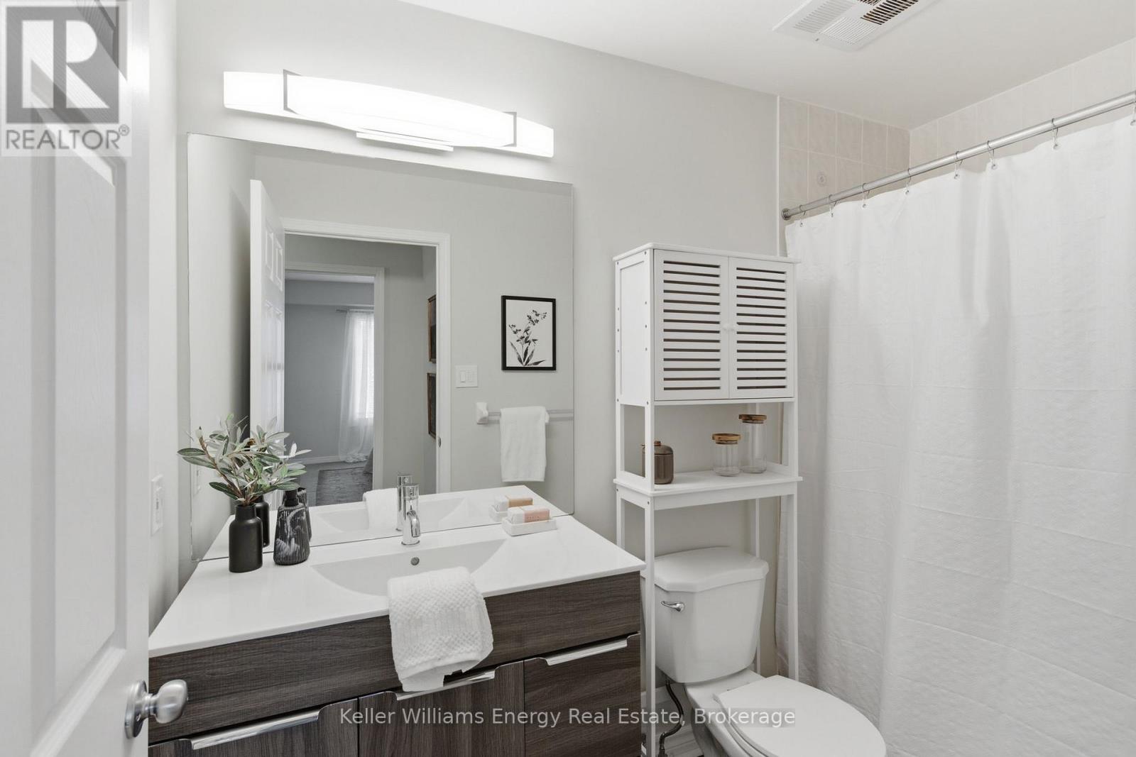 301 - 90 Aspen Springs Drive, Clarington, Ontario L1C 5N3 - Photo 15 - E13240004
