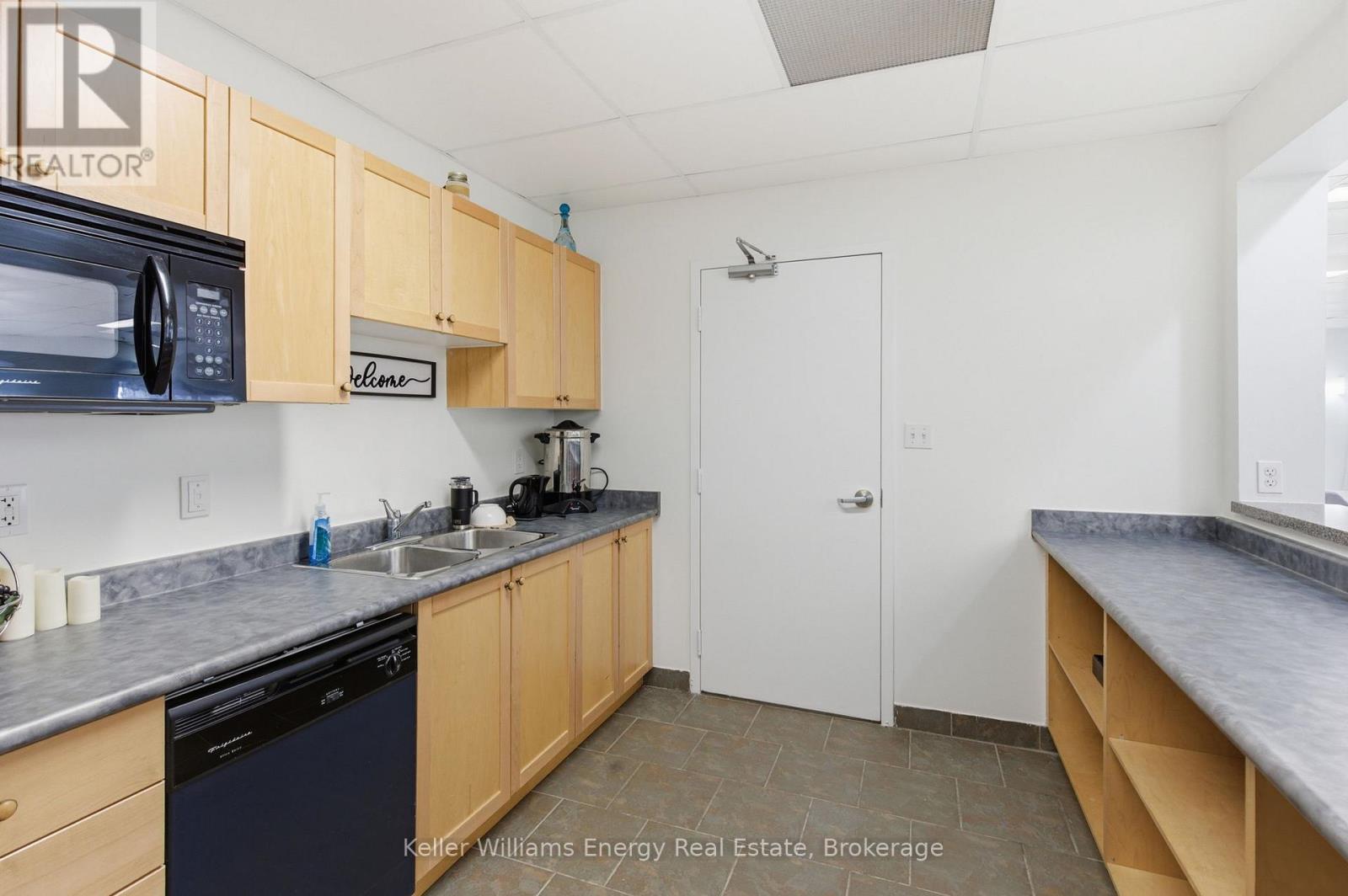 301 - 90 Aspen Springs Drive, Clarington, Ontario L1C 5N3 - Photo 26 - E13240004