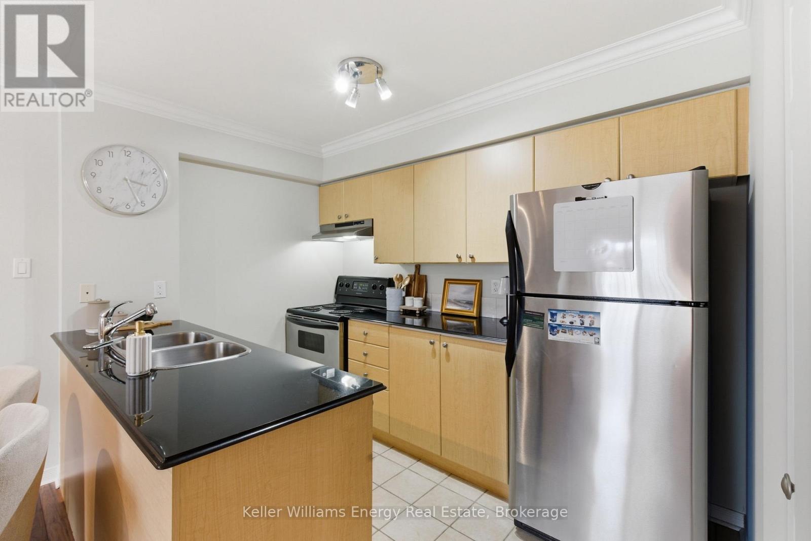301 - 90 Aspen Springs Drive, Clarington, Ontario L1C 5N3 - Photo 6 - E13240004