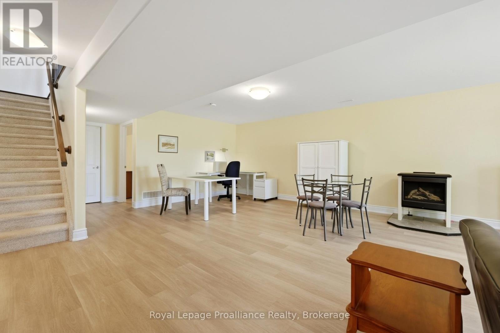 17 Hanover Court, Belleville, Ontario  K8N 4Z5 - Photo 17 - X13242412