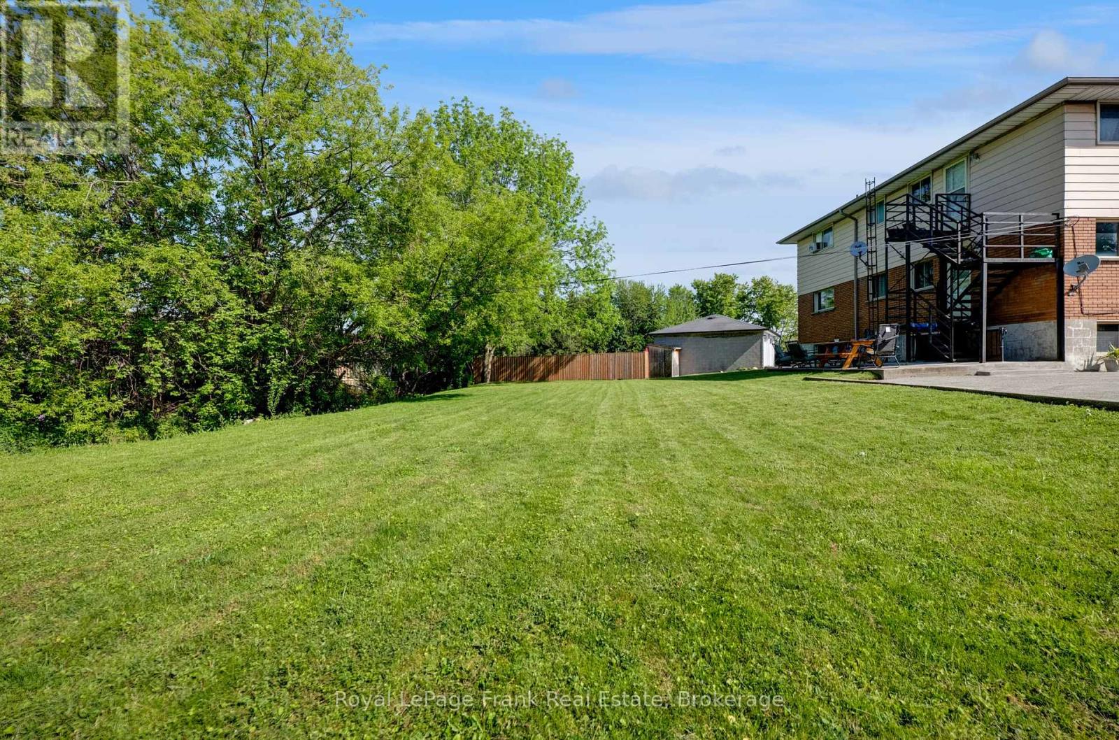 596 Talbot Court, Oshawa, Ontario  L1J 2E8 - Photo 10 - E13246582