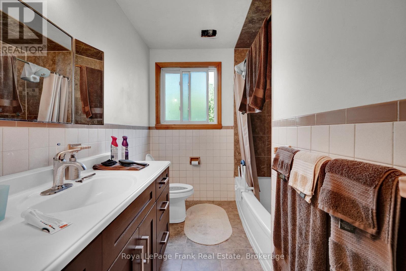 596 Talbot Court, Oshawa, Ontario  L1J 2E8 - Photo 38 - E13246582