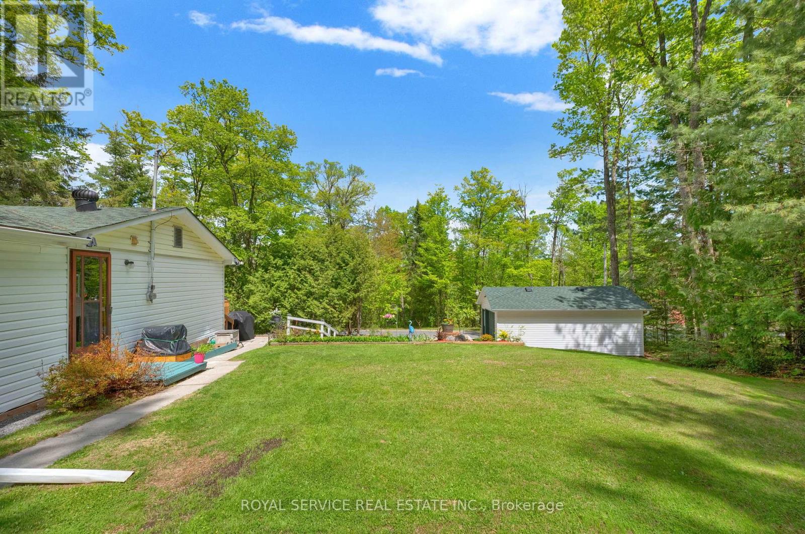 1039 Grace River Road, Highlands East, Ontario  K0L 3C0 - Photo 36 - X12536296