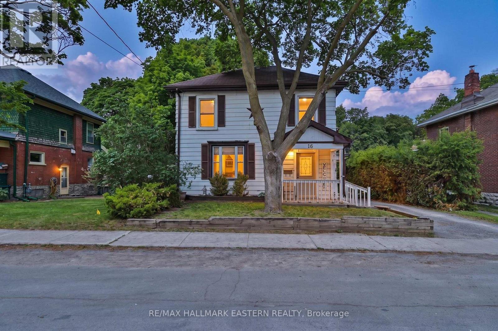 16 Holloway Street, Belleville, Ontario  K8P 1N6 - Photo 2 - X13414040
