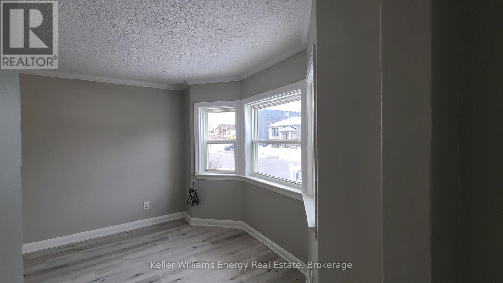 Upper - 201 Celina Street, Oshawa, Ontario L1H 4N7 - Photo 5 - E13438642