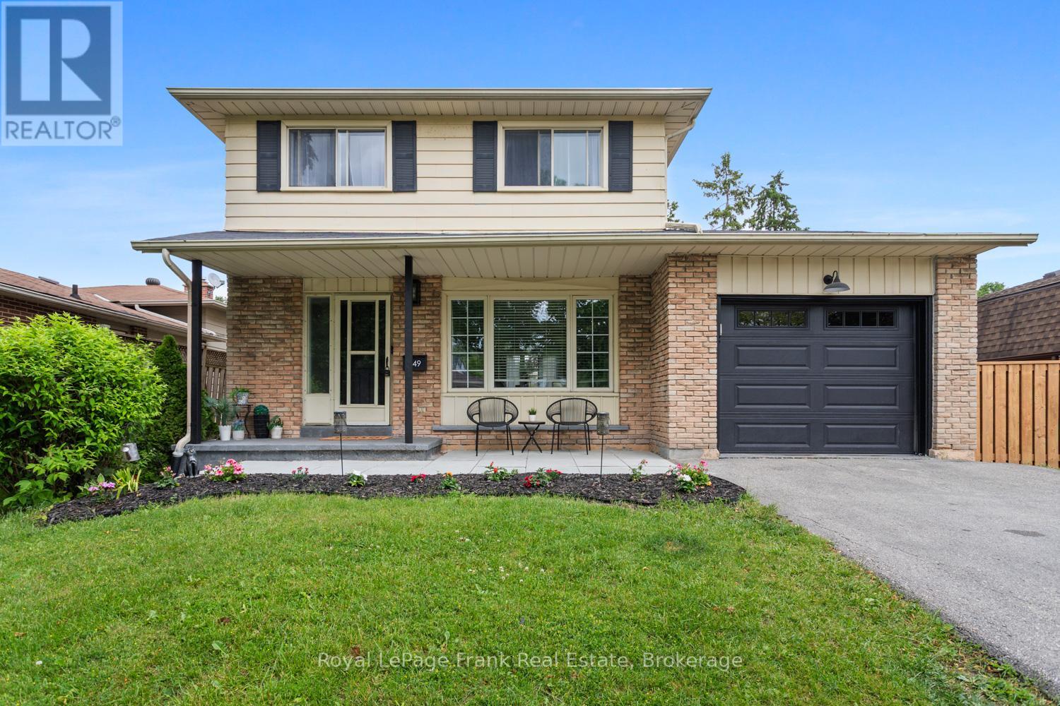 449 Lanark Drive, Oshawa, Ontario L1J 5W8 - Photo 3 - E13148280