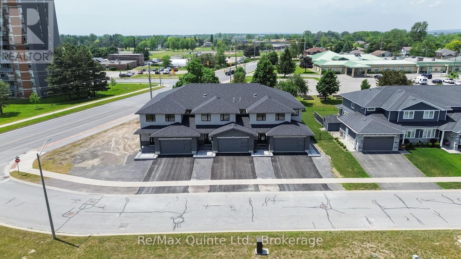 8 Stinson Avenue, Belleville, Ontario  K8P 5N9 - Photo 4 - X13452834