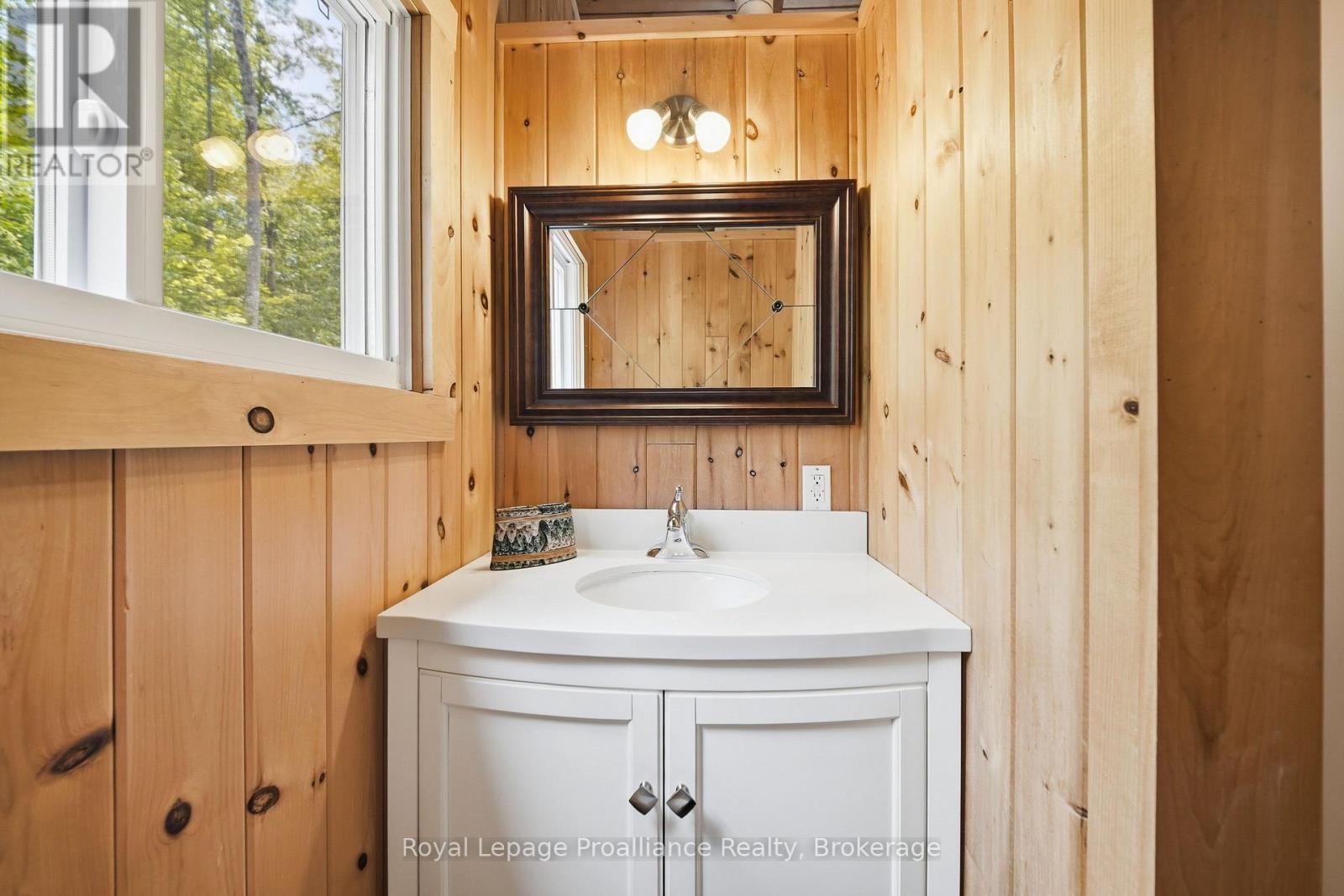 764 Mazinaw Lake (Water Access Only), Addington Highlands, Ontario K0H 1K0 - Photo 31 - X13471736