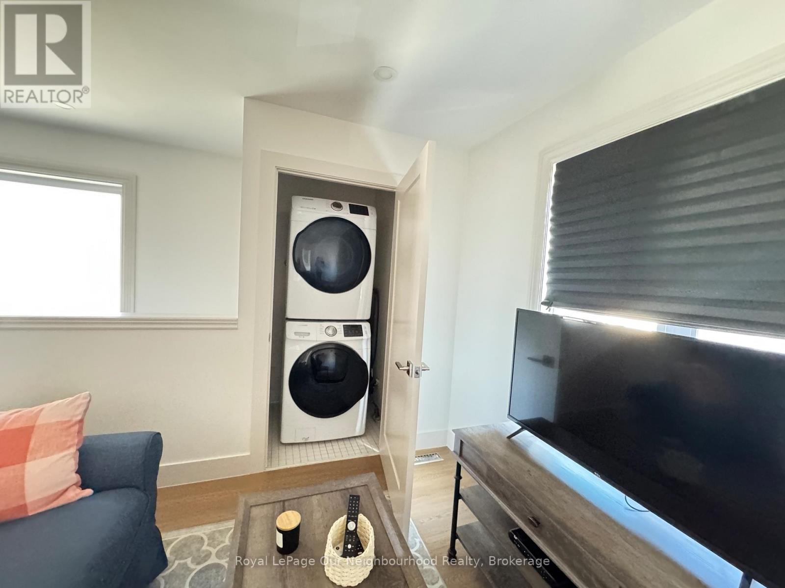 Coach Unit - 26 Cardrew Street, Markham, Ontario L6B 1G2 - Photo 8 - N13488338