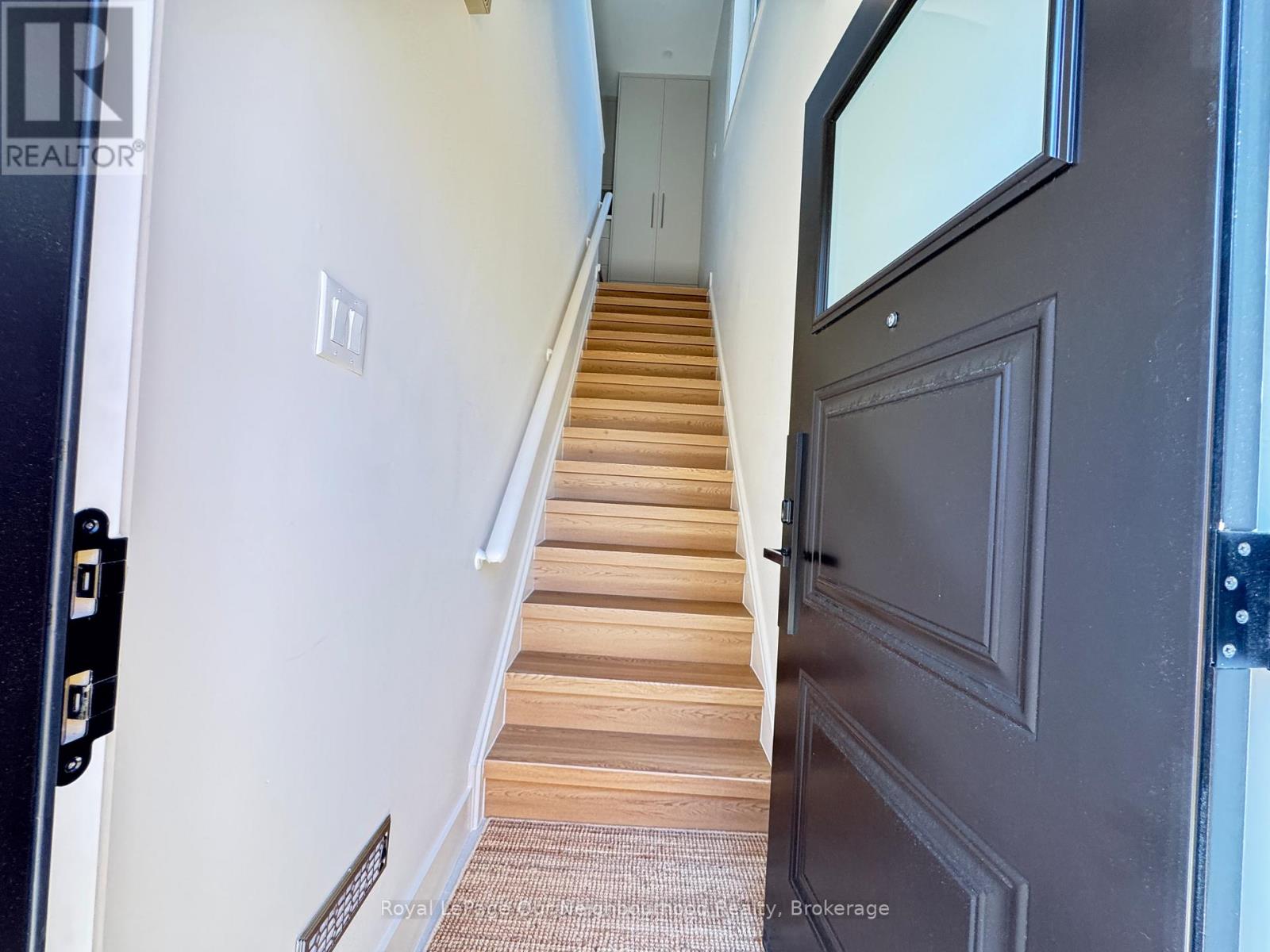 Coach Unit - 26 Cardrew Street, Markham, Ontario L6B 1G2 - Photo 3 - N13488338