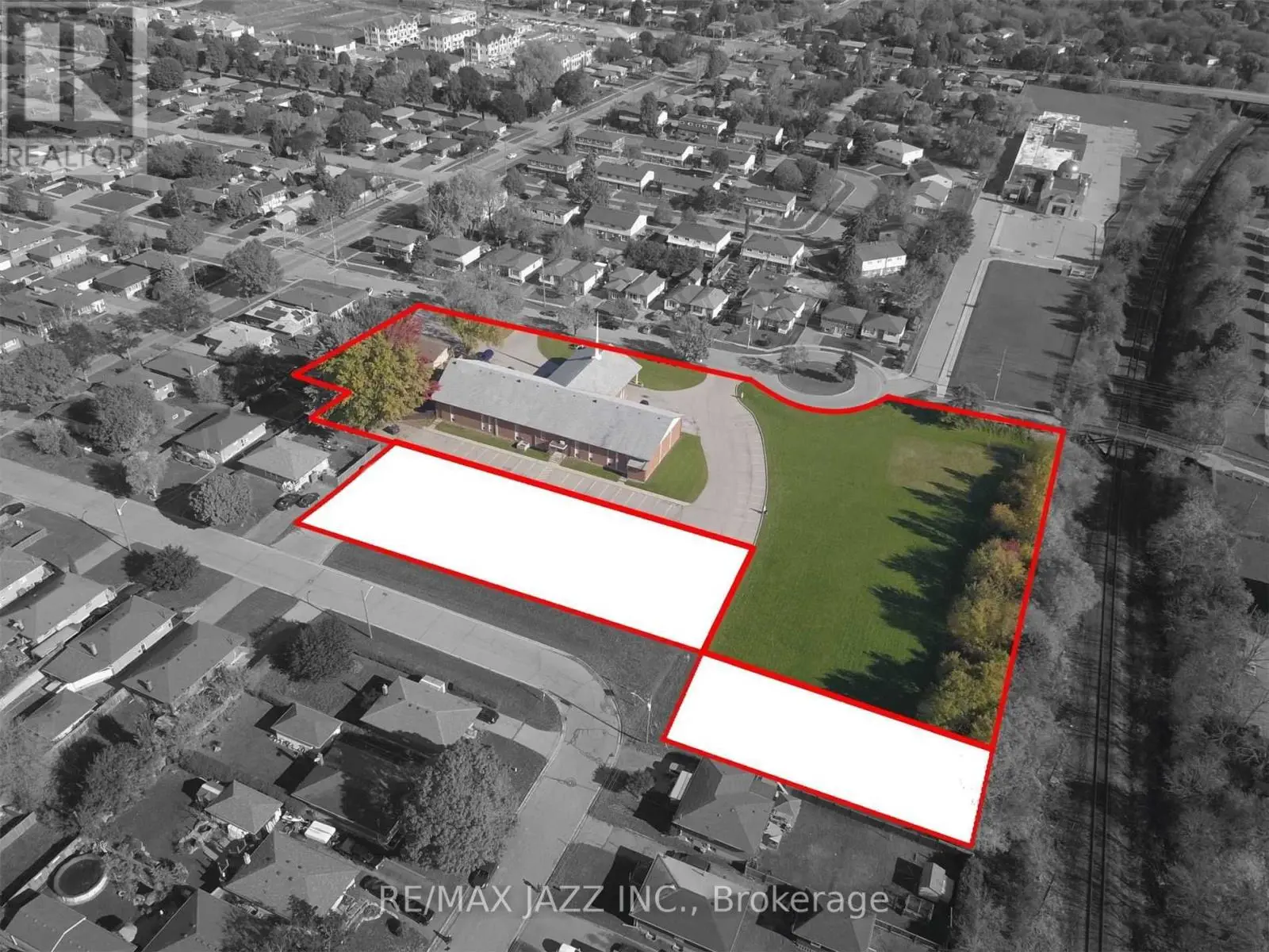374 Farewell Street, Oshawa, Ontario  L1H 6M2 - Photo 1 - E5479893
