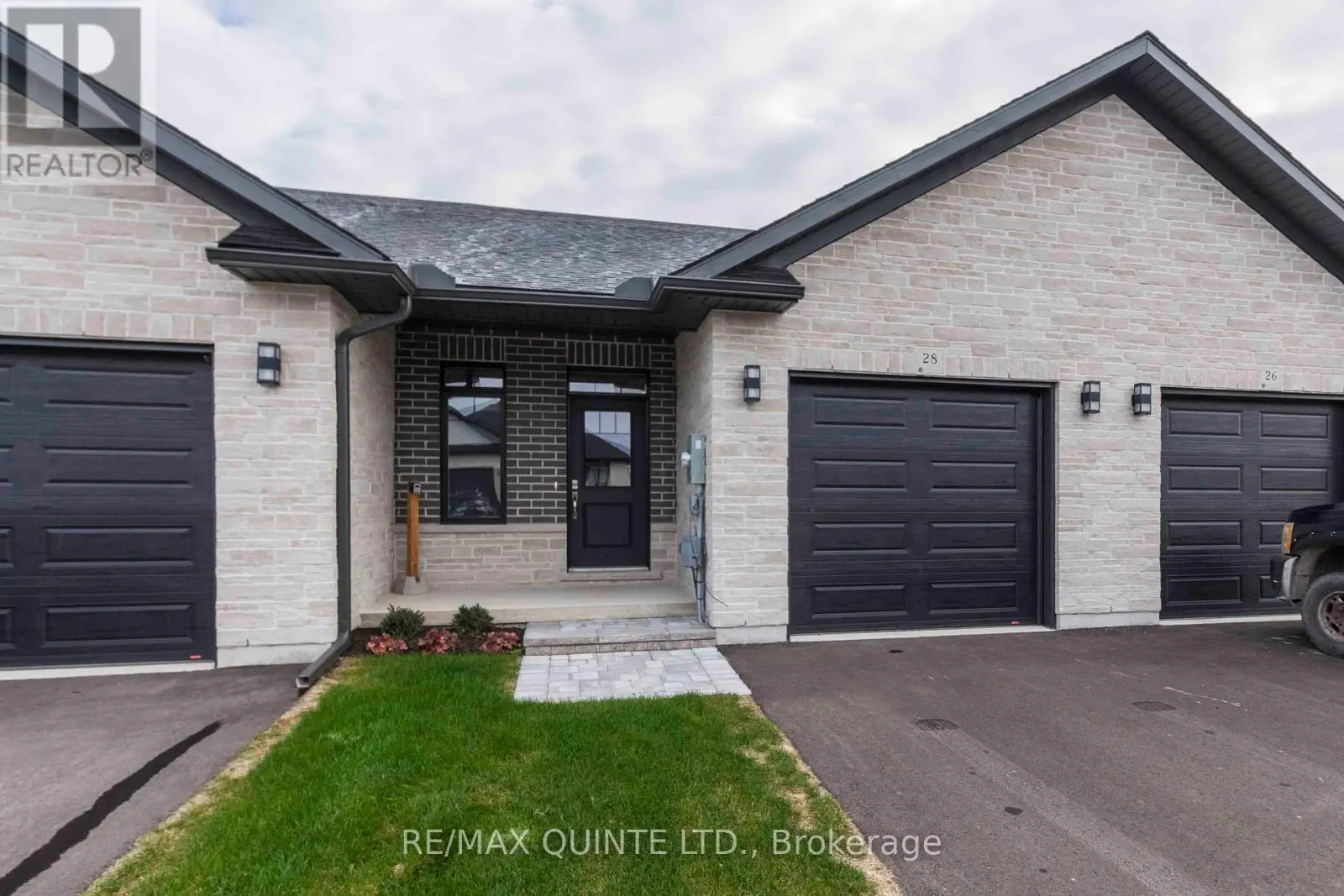 7 Vaughn Court, Belleville, Ontario  K8N 0R7 - Photo 1 - X6747194