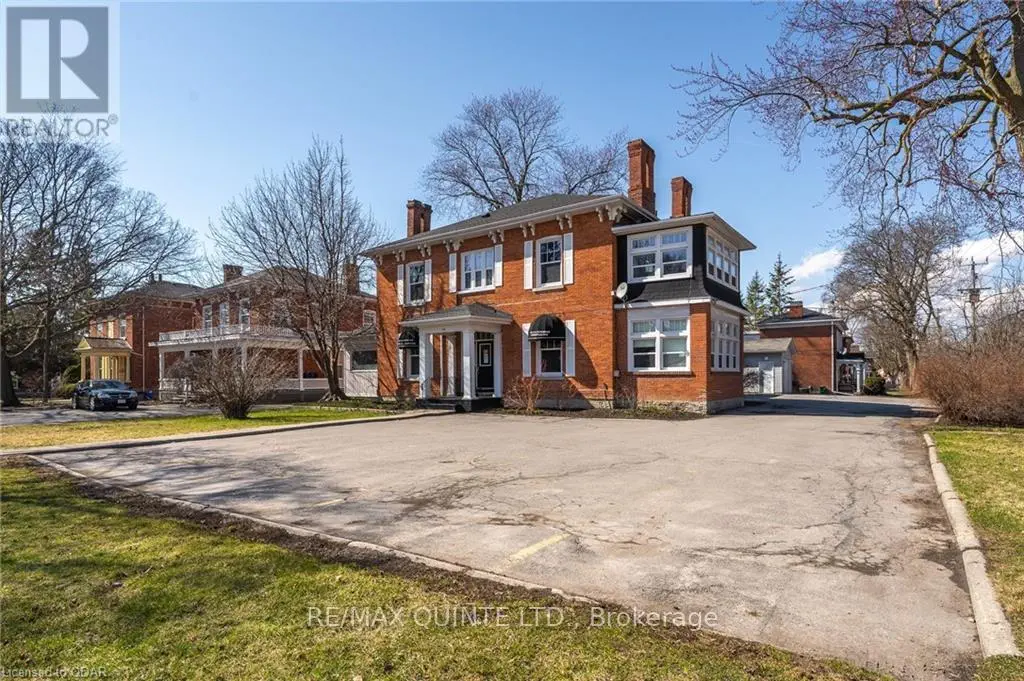 156 Bridge Street E, Belleville, Ontario  K8N 1M9 - Photo 2 - X8212408
