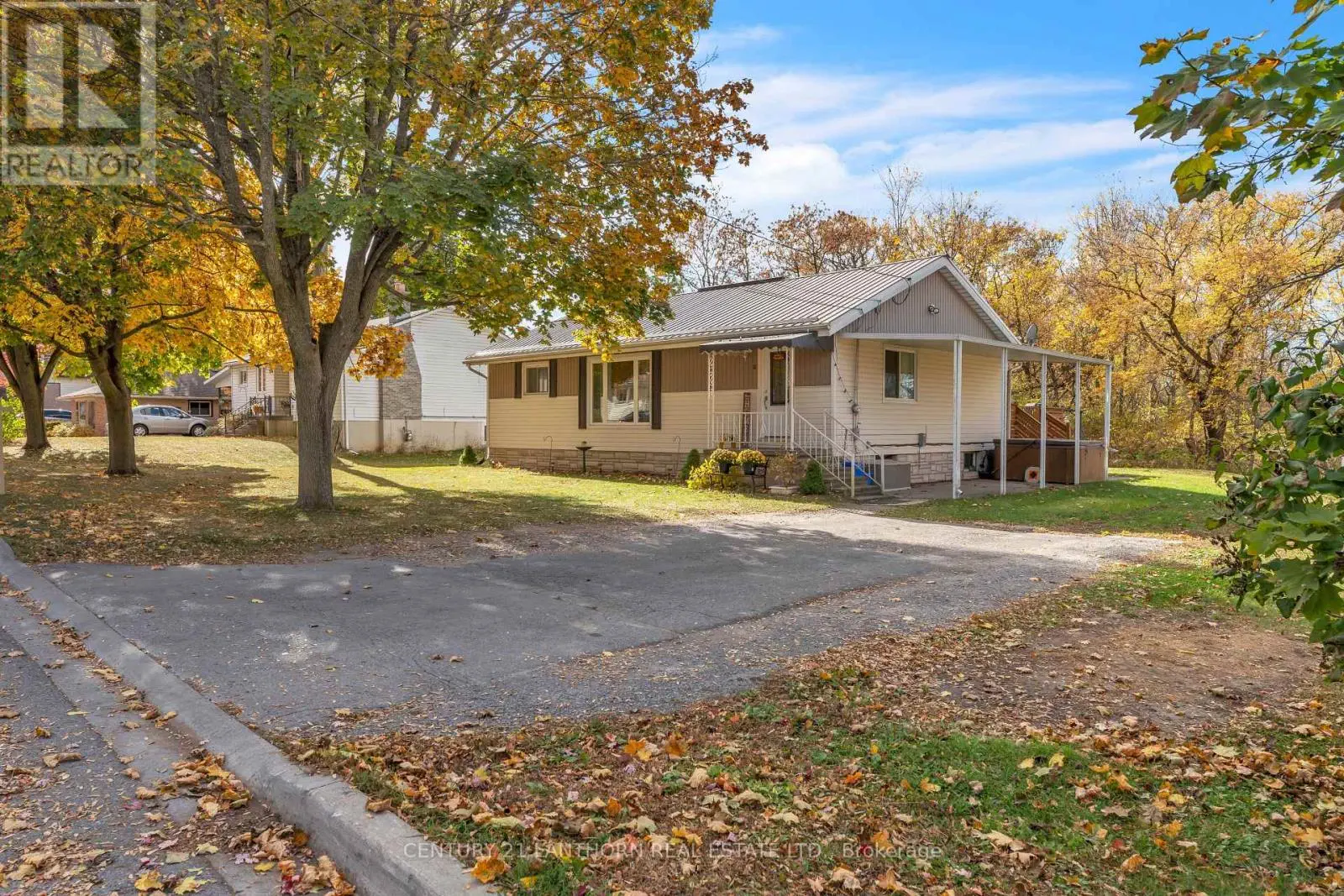 18 Pitt Street, Prince Edward County, Ontario  K0K 2T0 - Photo 1 - X9512404